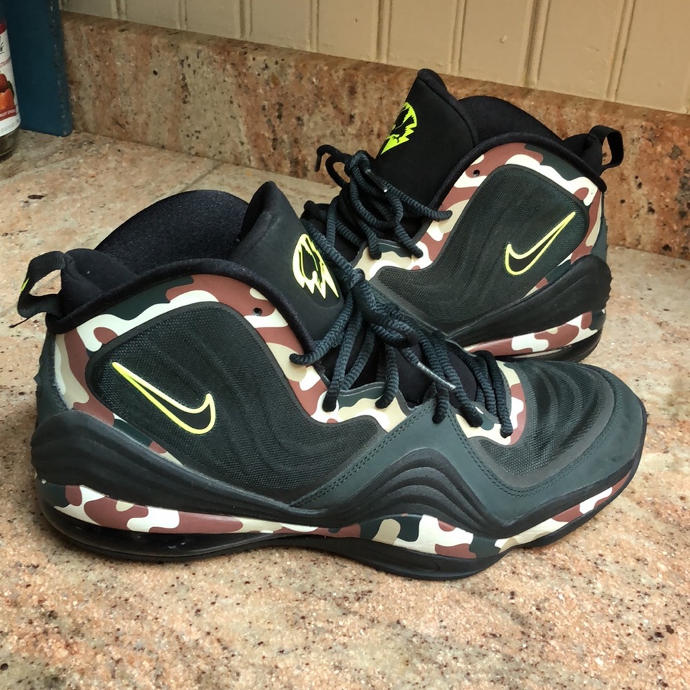 Nike Air Penny 5 Camp size 11 Black Spruce / Black - Volt